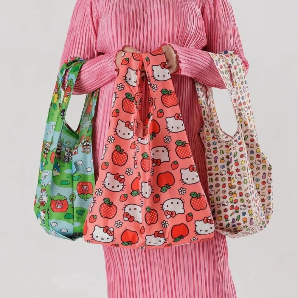 BAGGU Standard Reusable Bag Set - Hello Kitty Apple, Icons, Friends - Picture 2 of 9